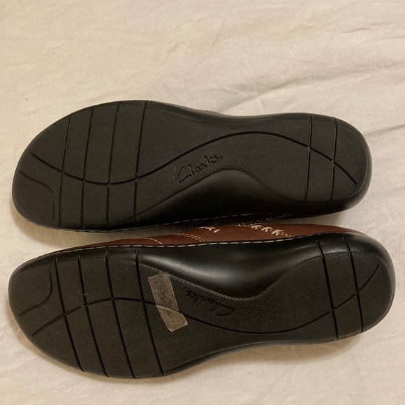 2 for $60 Clarks Slip On Loafers Women's Size 8 Bendables Sixty Delta Leather - Picture 11 of 16